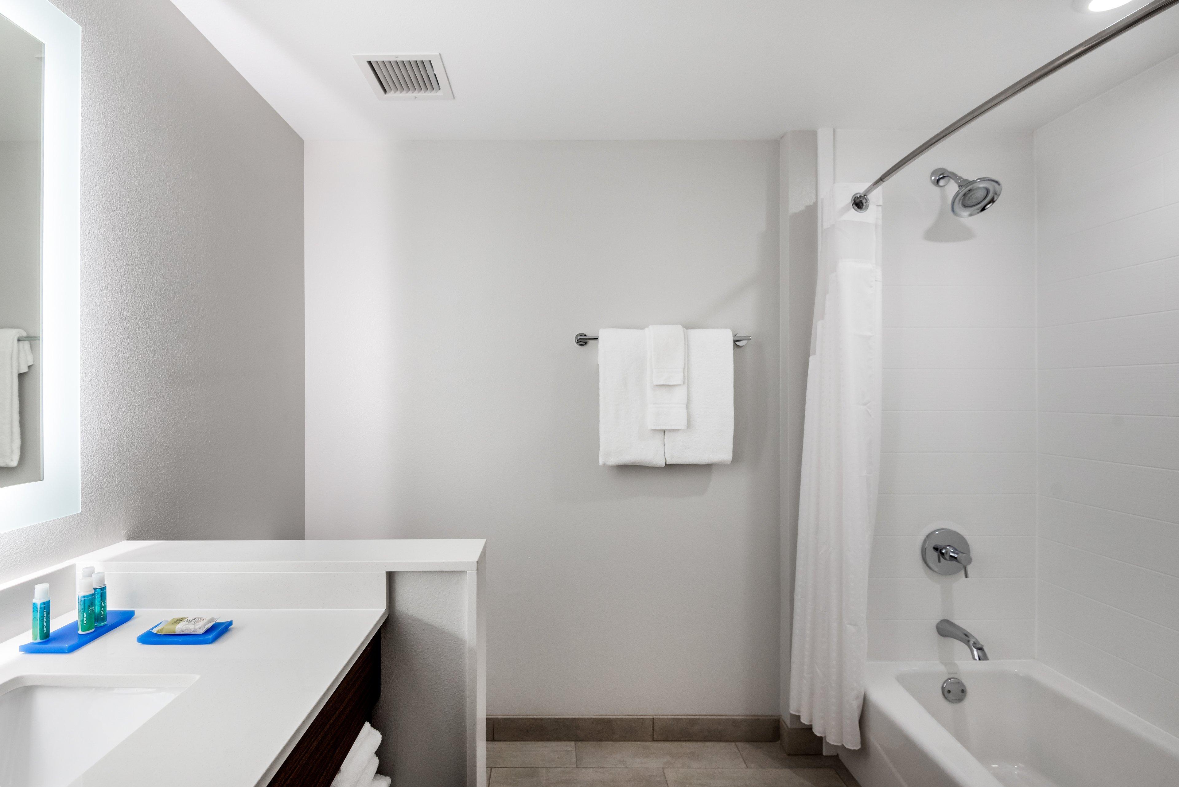 Holiday Inn Express & Suites Santa Ana - Orange County By Ihg Exterior photo