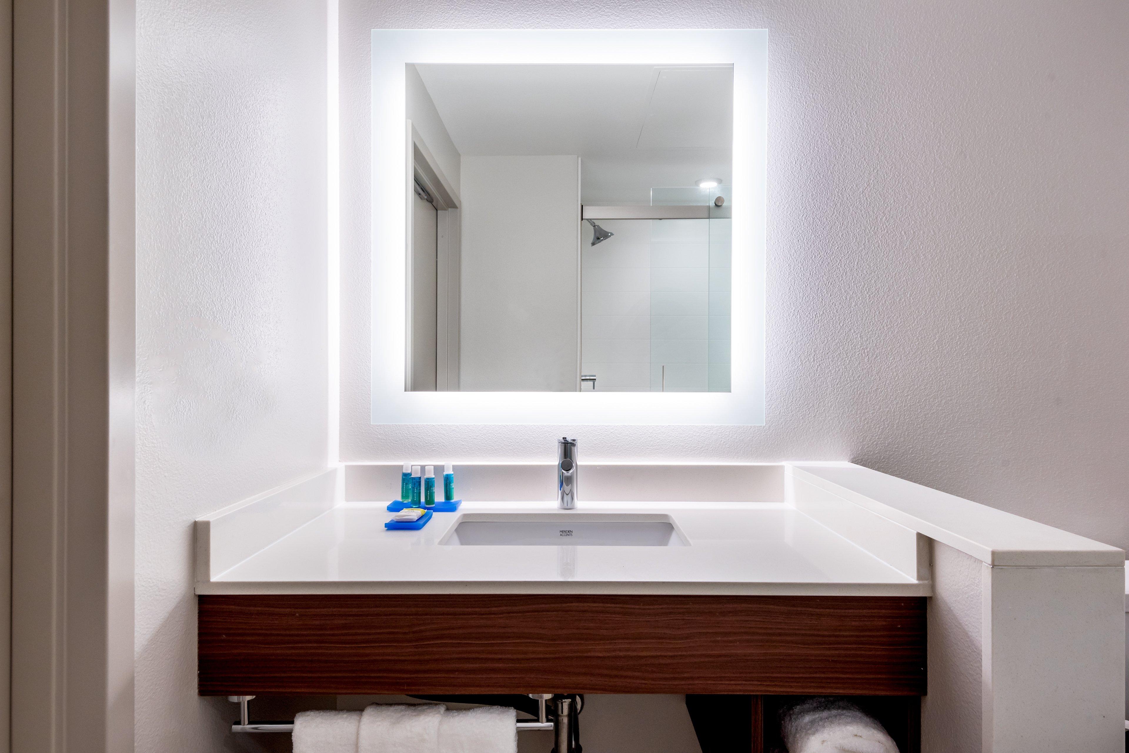 Holiday Inn Express & Suites Santa Ana - Orange County By Ihg Exterior photo