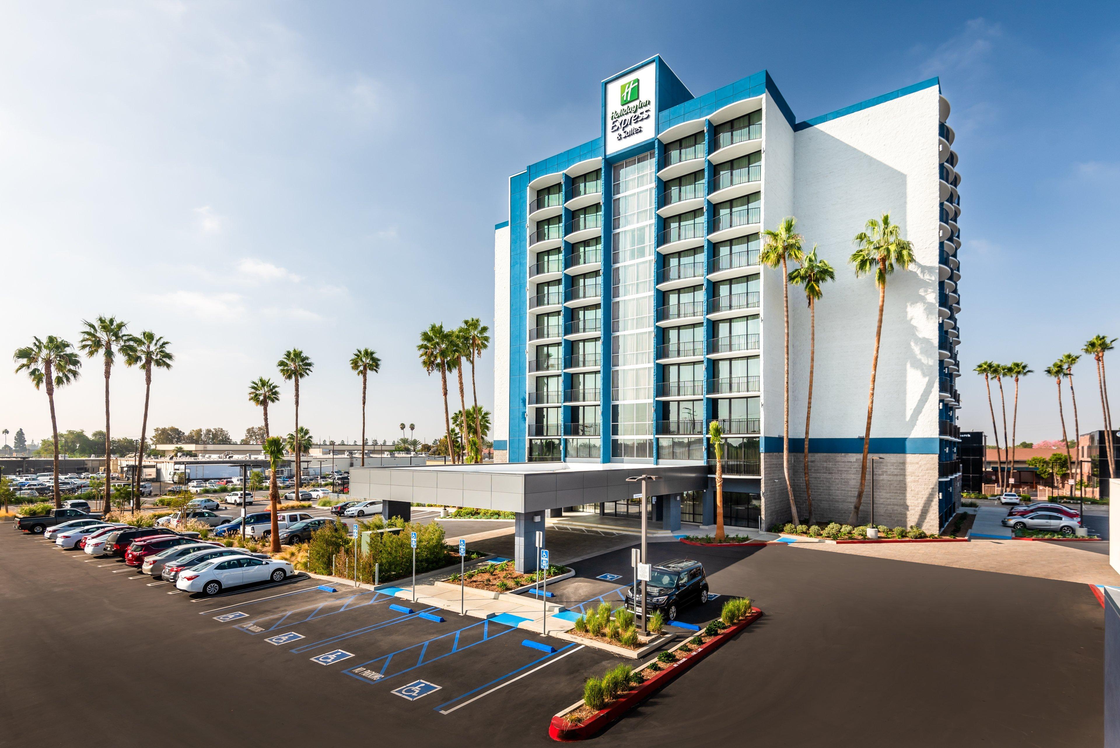 Holiday Inn Express & Suites Santa Ana - Orange County By Ihg Exterior photo