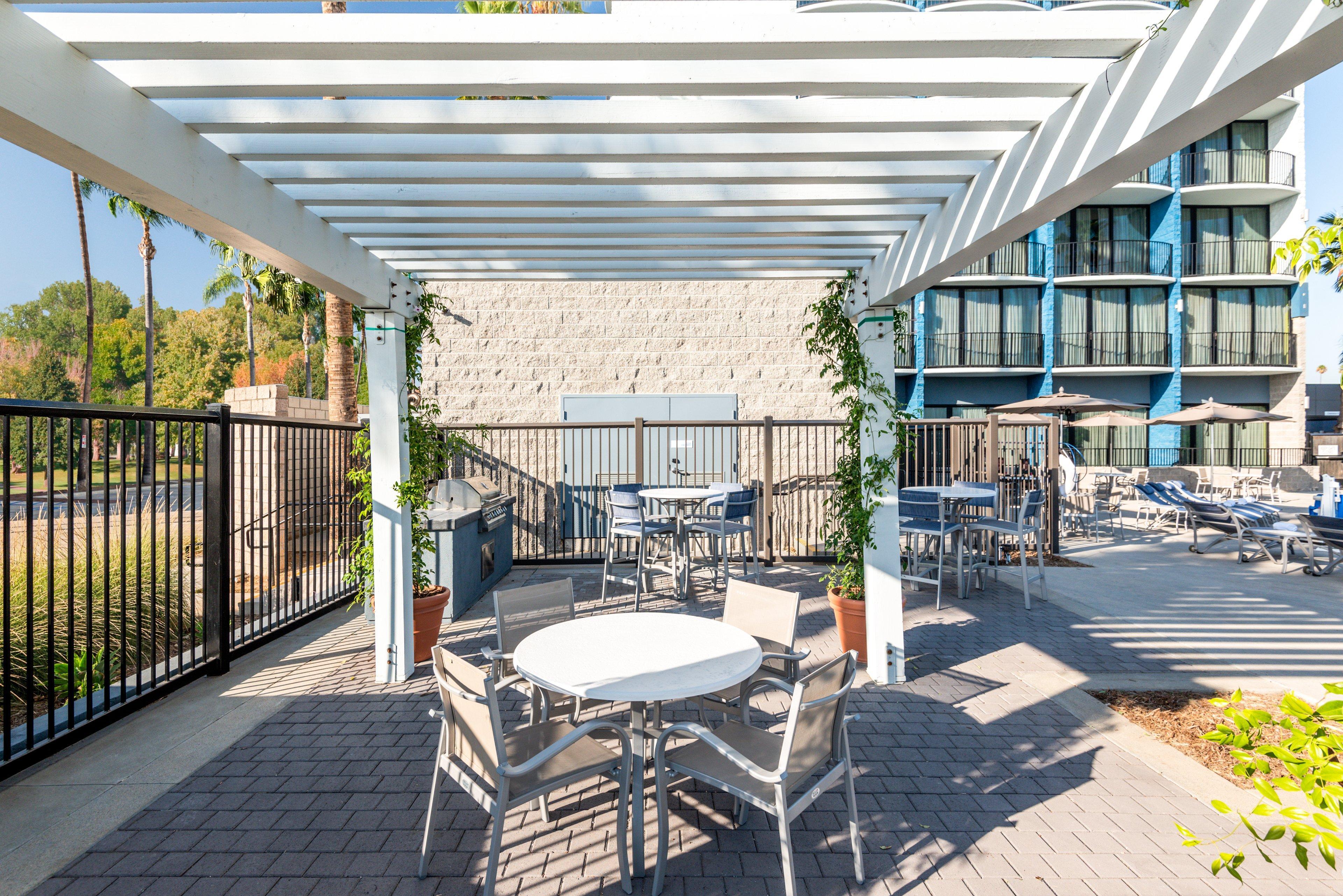 Holiday Inn Express & Suites Santa Ana - Orange County By Ihg Exterior photo