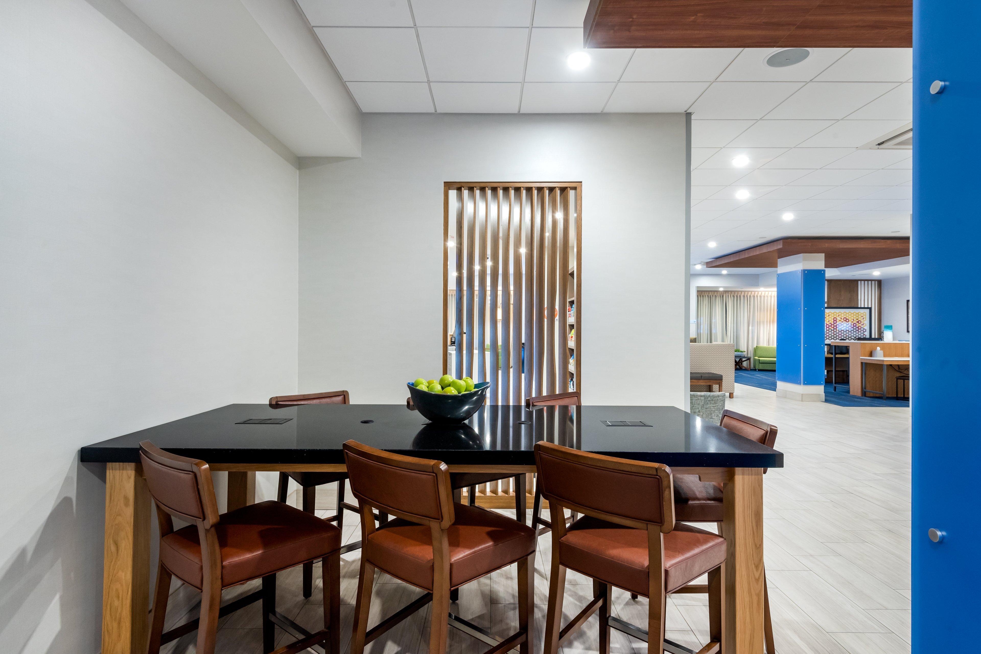Holiday Inn Express & Suites Santa Ana - Orange County By Ihg Exterior photo