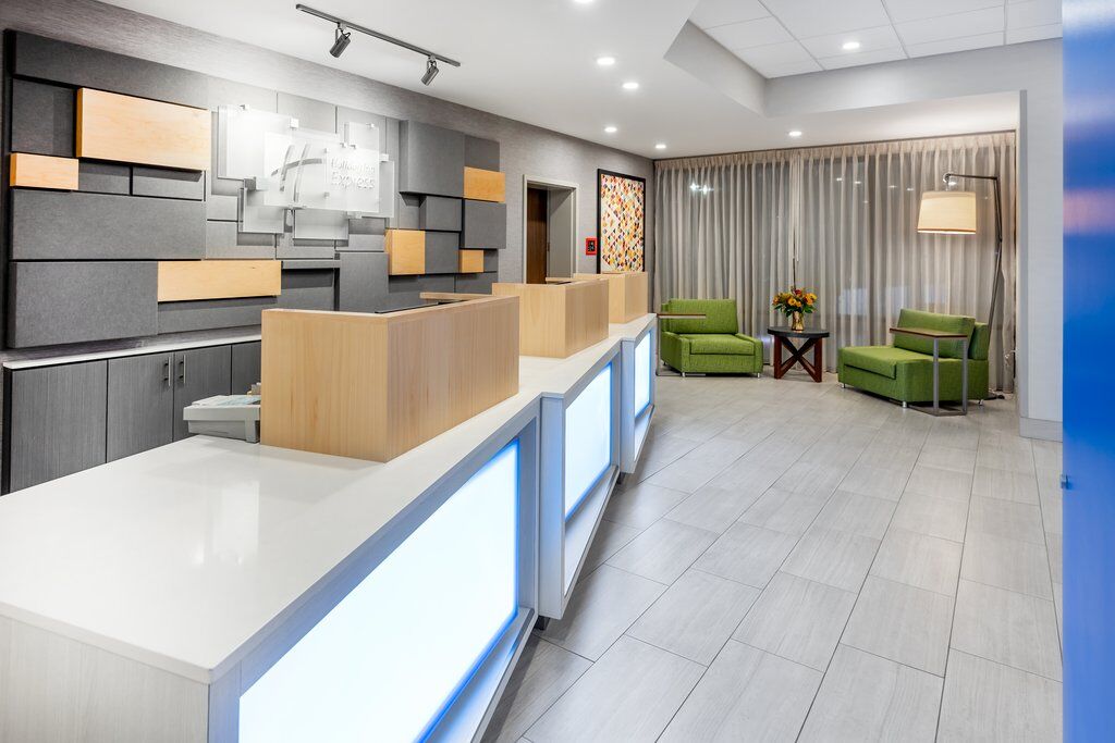 Holiday Inn Express & Suites Santa Ana - Orange County By Ihg Exterior photo