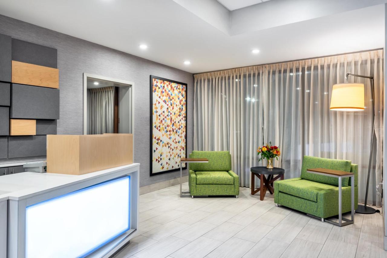 Holiday Inn Express & Suites Santa Ana - Orange County By Ihg Exterior photo